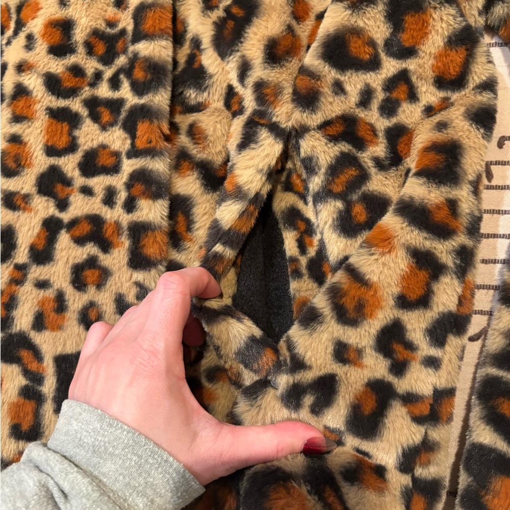 UGG Leopard Print Faux Fur Teddy Jacket - Tan, Black, Brown - Picture 6 of 7